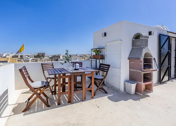 Feriehus Typical 2bdr Townhouse Birkirkara